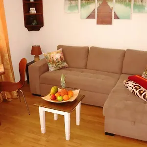 https://holiday-home-close-to-golden-mile.tenerifehoteles.net